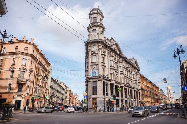 Стрит-ритейл Санкт-Петербурга к концу 2021 года восстановил утраченные за время пандемии позиции